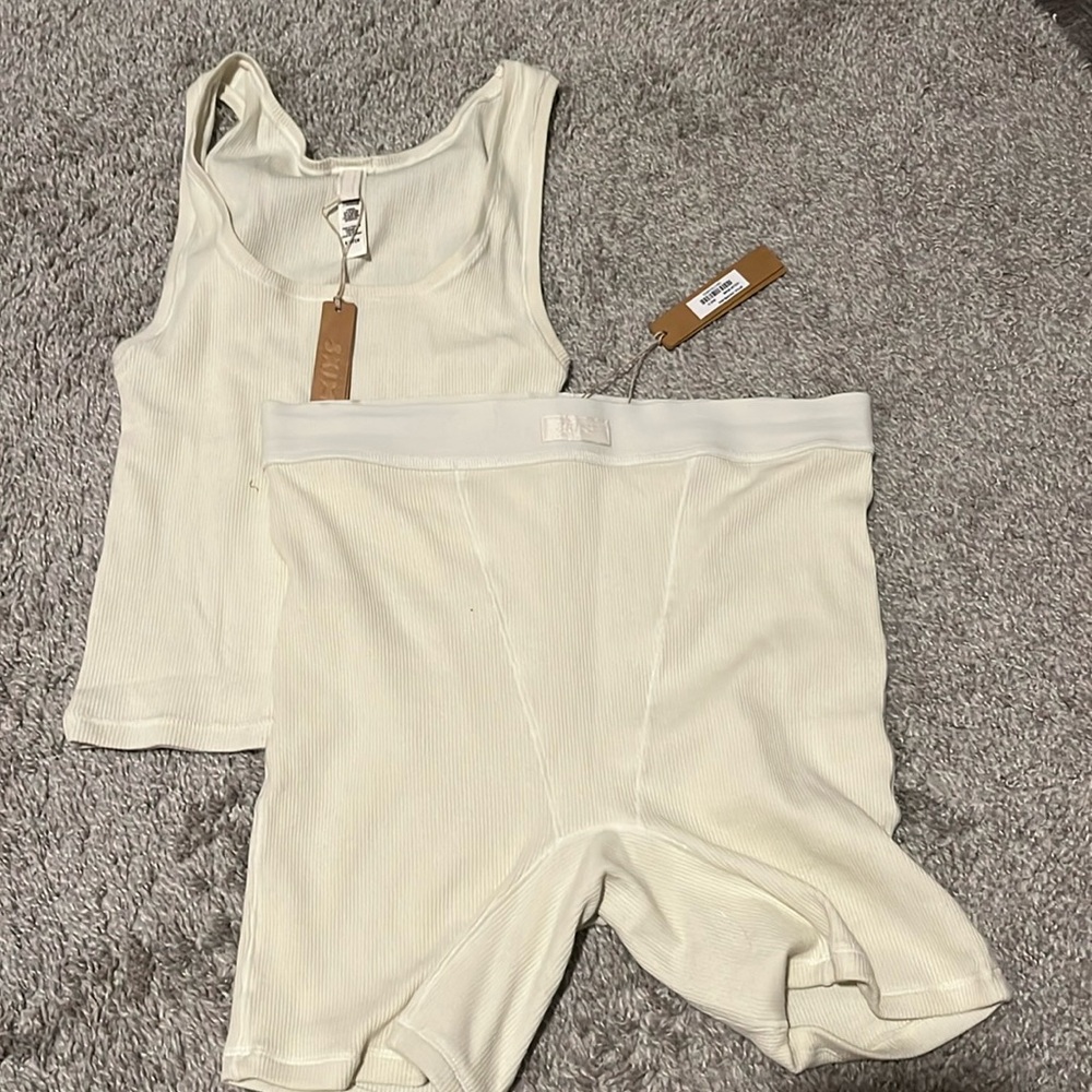 Skims set